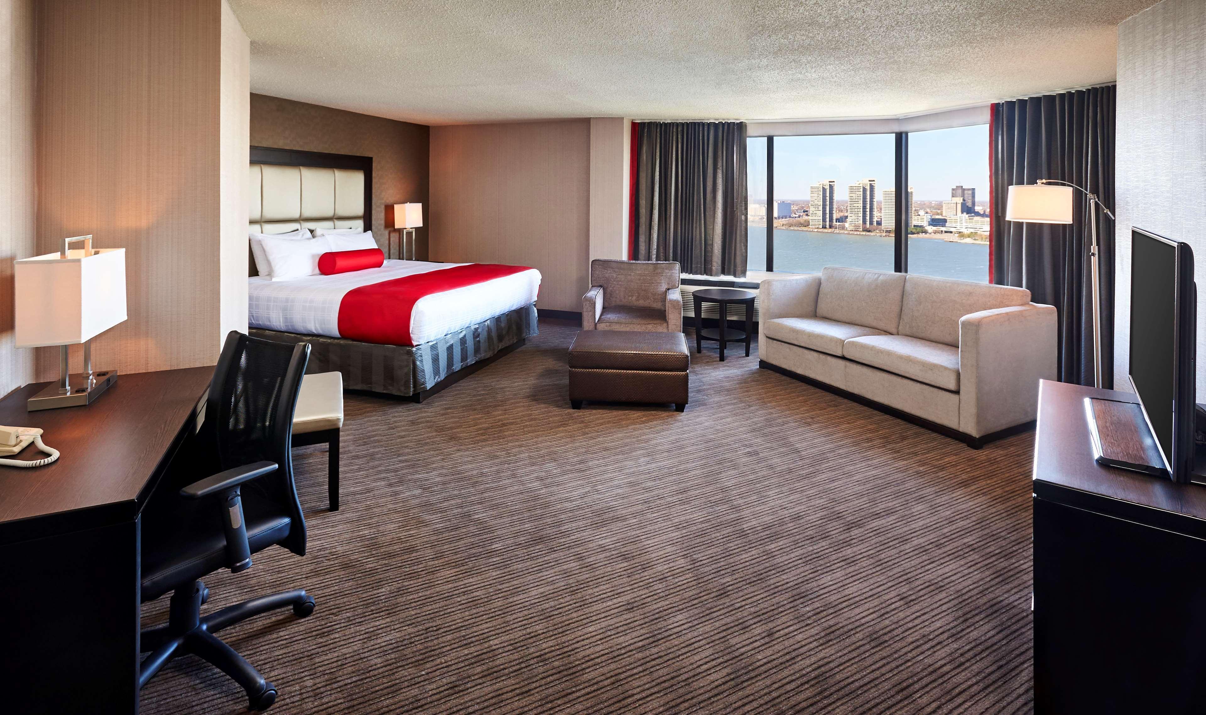 Best Western Plus Waterfront Hotel Windsor Bagian luar foto