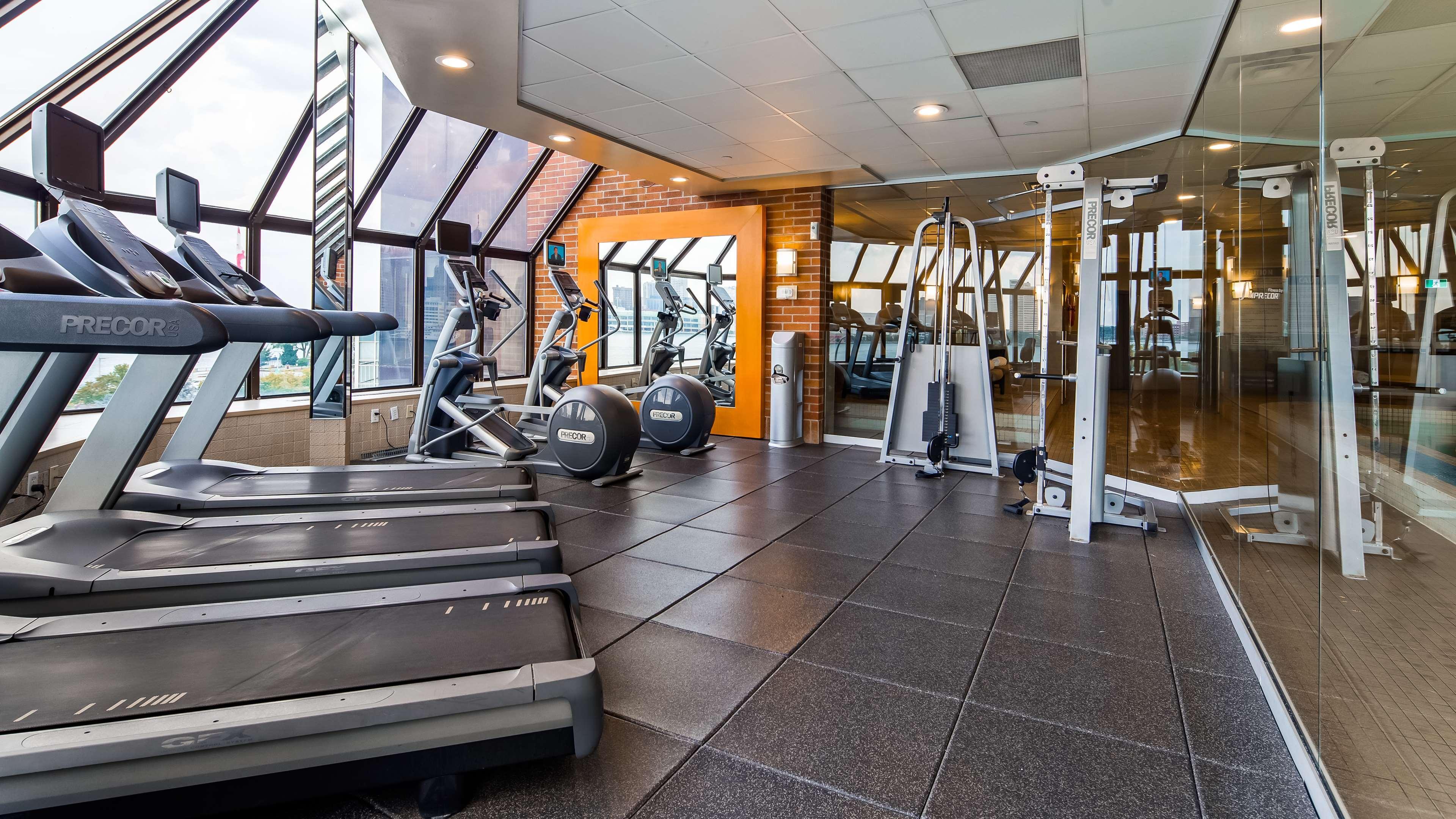 Best Western Plus Waterfront Hotel Windsor Bagian luar foto