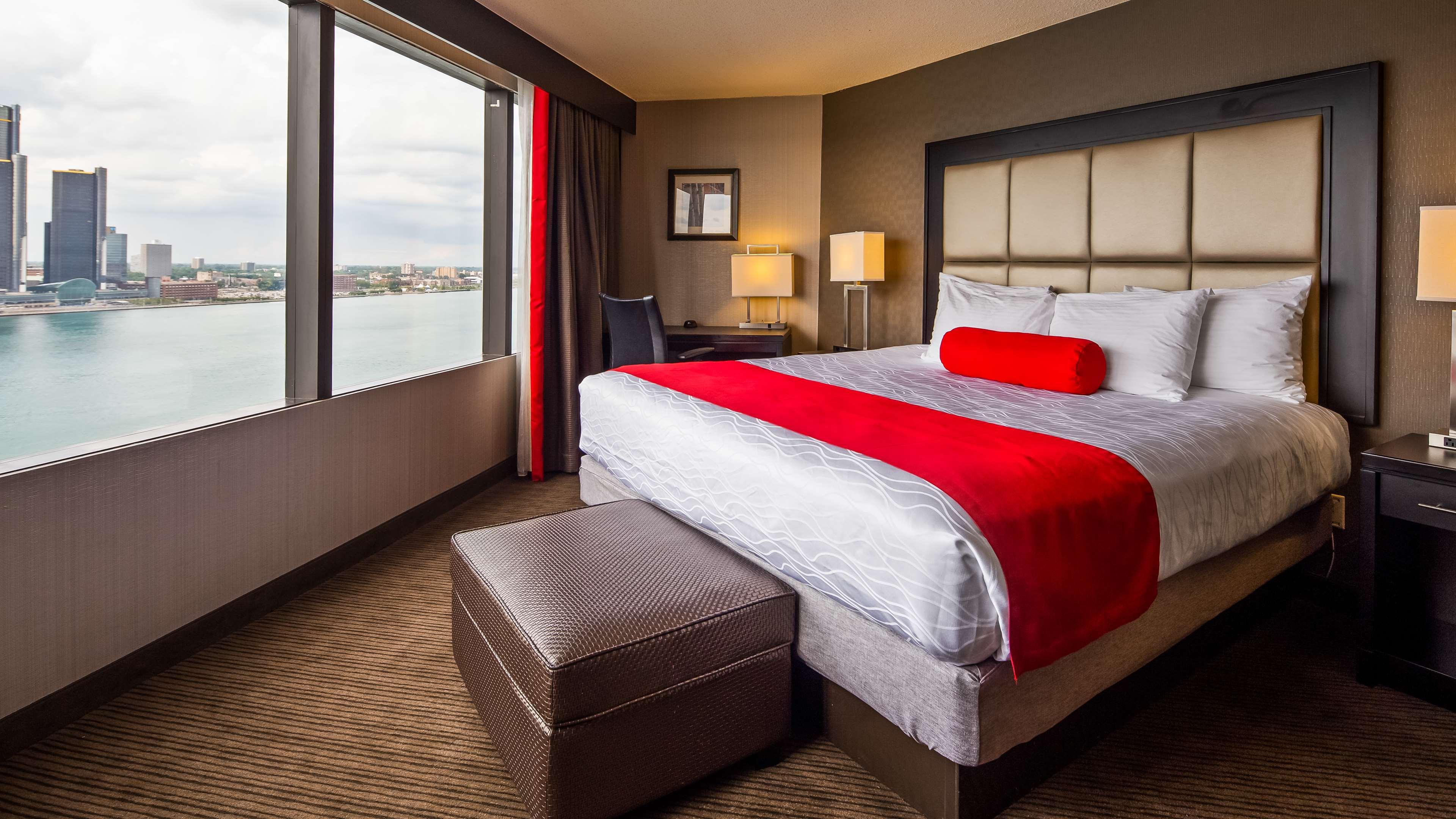 Best Western Plus Waterfront Hotel Windsor Bagian luar foto