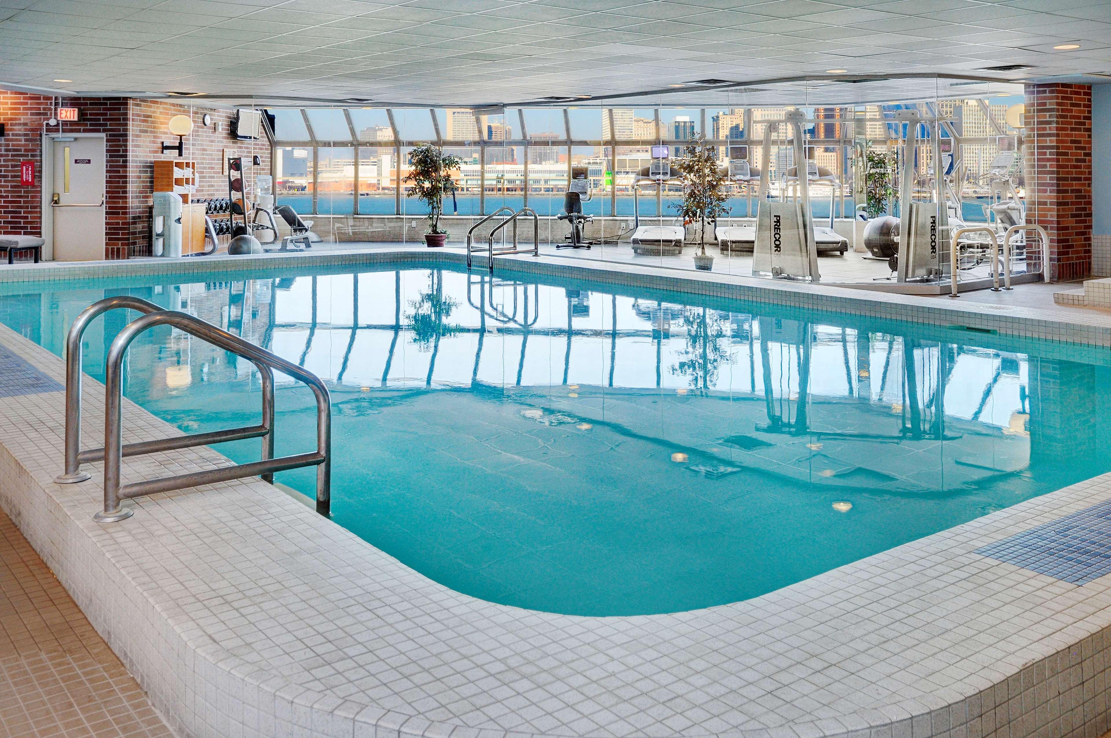 Best Western Plus Waterfront Hotel Windsor Bagian luar foto