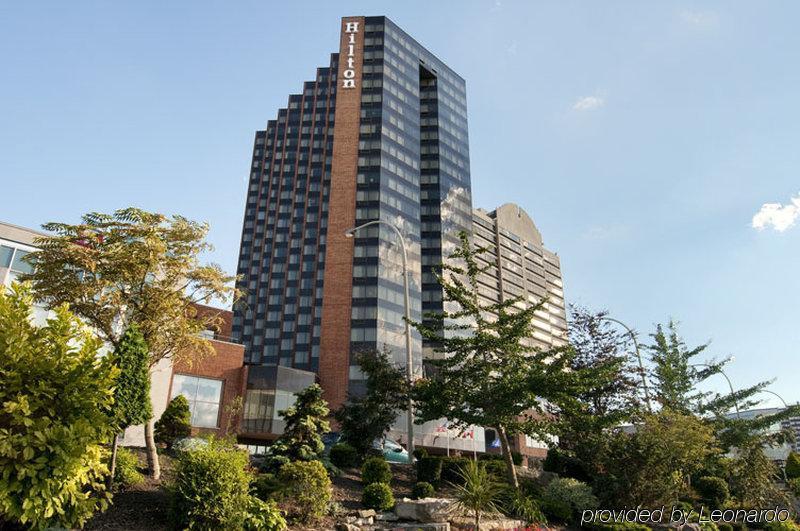 Best Western Plus Waterfront Hotel Windsor Bagian luar foto