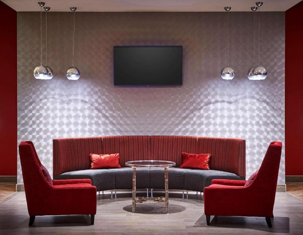 Best Western Plus Waterfront Hotel Windsor Bagian luar foto